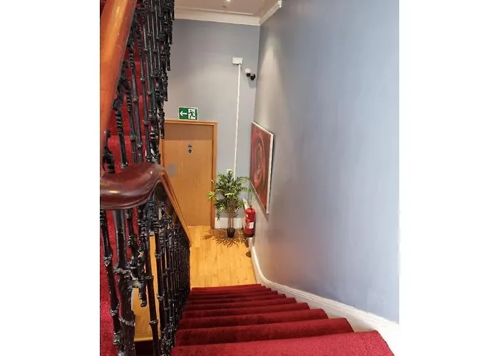 F405-Comfy Studio For 1 Near Hyde Park